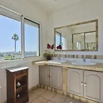 Family House With Swimming Pool & Sea View *