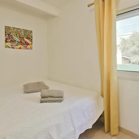 Family House With Swimming Pool & Sea View