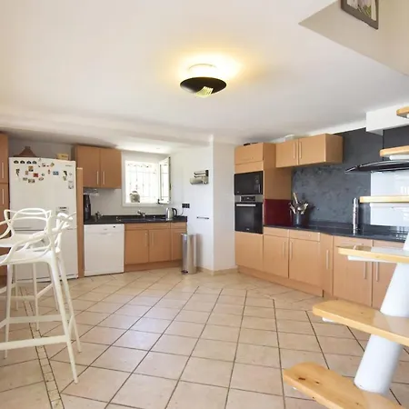 Family House With Swimming Pool & Sea View וילה *