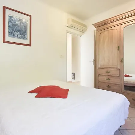 Family House With Swimming Pool & Sea View אנטיב