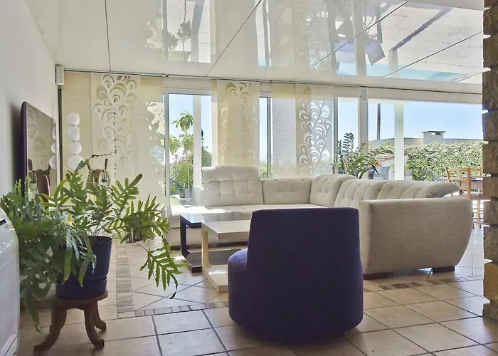 Family House With Swimming Pool & Sea View 别墅 昂蒂布