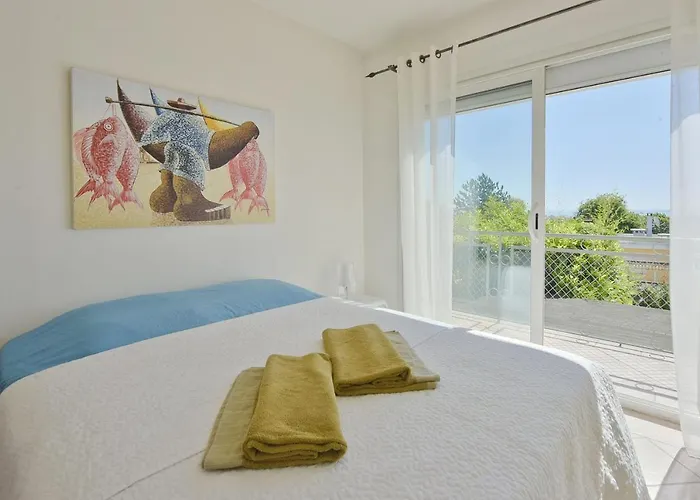 Family House With Swimming Pool & Sea View 昂蒂布