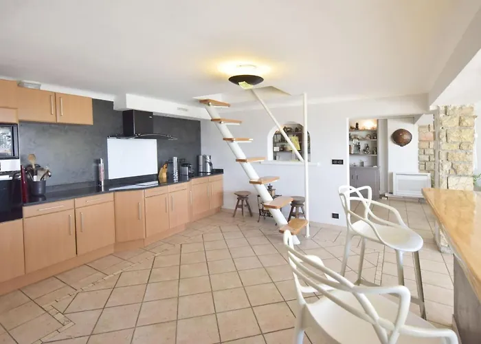 Family House With Swimming Pool & Sea View Antibes